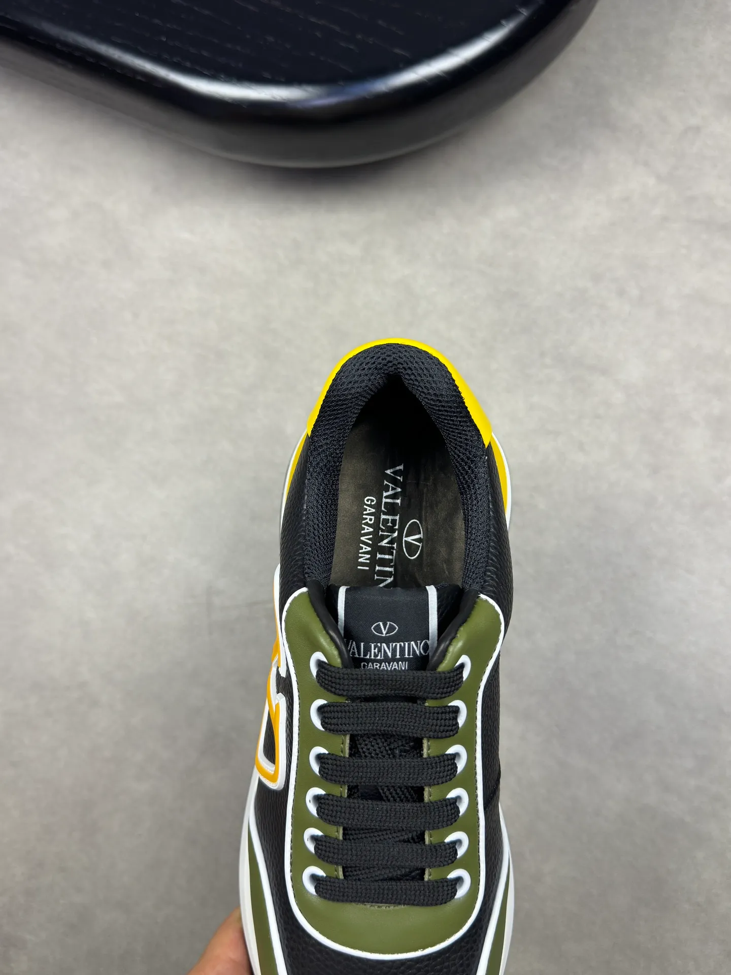 [VALENTINO] Valentino men's shoes 💰500💰 - High-end quality original order - Upper: 🔝 Nappa calf leather, tumbled calf leather, sewn brand plastic totem - Lining: brand mesh canvas, foot pad; water-dyed cow leather - Outsole: multi-color wear-resistant velvet·rubber; combined molded outsole -Super high quality control·Fine workmanship: highlighted (high-end·luxury·grade) -Size :38-44 (45 can be customized)·3300
